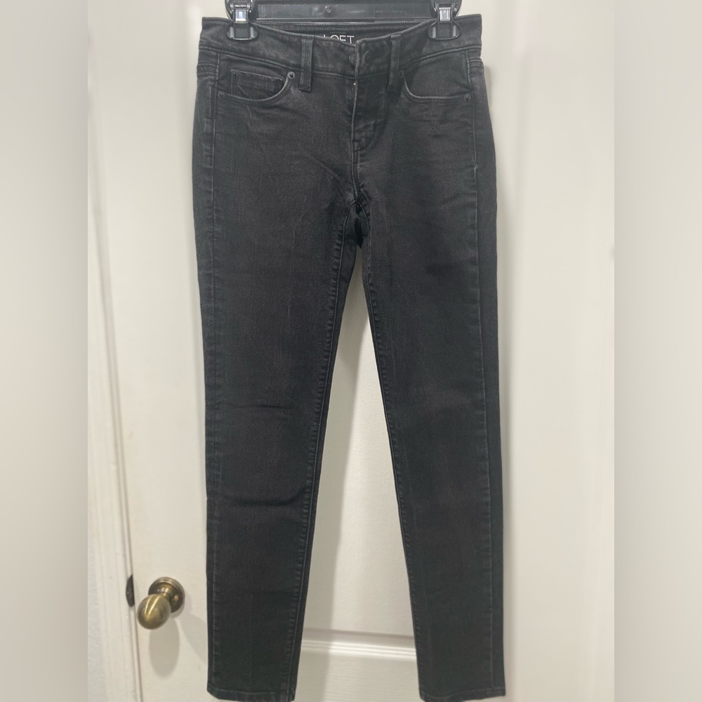 LOFT black modern skinny jeans. Size 0.